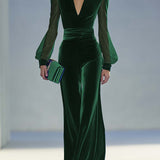 Gunta | Costum Elegant din Material de Catifea
