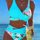 Bikini cu Decupaj Floral și Elemente de Contrast