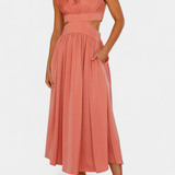 Jocelyn | Rochie Minimalistă cu Decupaj Înalt și Tăieturi pe Lateral