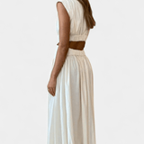 Jocelyn | Rochie Minimalistă cu Decupaj Înalt și Tăieturi pe Lateral