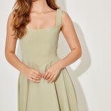 Amelia | Eleganță într-o rochie midi curgătoare