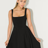 Amelia | Eleganță într-o rochie midi curgătoare
