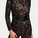 Jimena | Rochie din dantelă cu perle strălucitoare și corset
