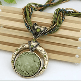 Aurora | Colier Elegant Verde și Aur cu Design Unic