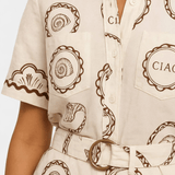 Cristina | Tricou monocolor cu cochilii marine și nasturi