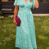 Sandra | Rochie de lungime maximă cu gât în V elegant